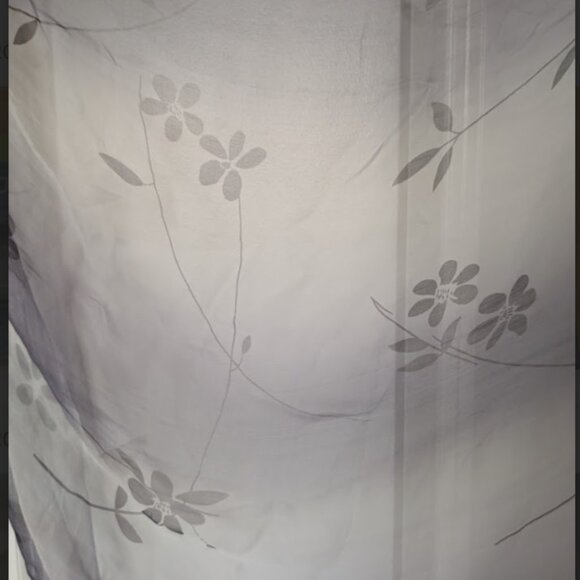 NEW Sheer 100% silk scarf/wrap - Picture 2 of 3